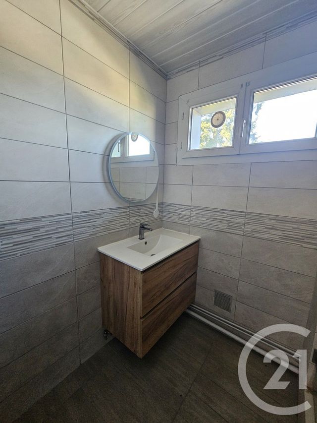 Appartement T3 &agrave; louer - 3 pi&egrave;ces - 73,40 m2 - Chateauroux - 36 - CENTRE