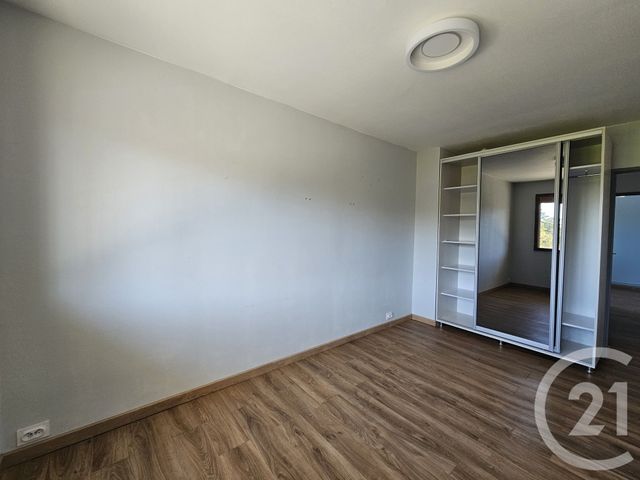 Appartement T3 &agrave; louer - 3 pi&egrave;ces - 73,40 m2 - Chateauroux - 36 - CENTRE