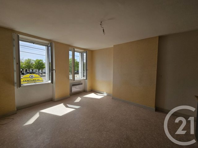 Appartement T2 &agrave; louer - 2 pi&egrave;ces - 38,10 m2 - Levroux - 36 - CENTRE