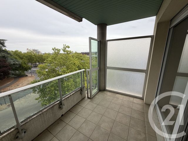 Appartement &agrave; louer - 3 pi&egrave;ces - 67,65 m2 - Chateauroux - 36 - CENTRE