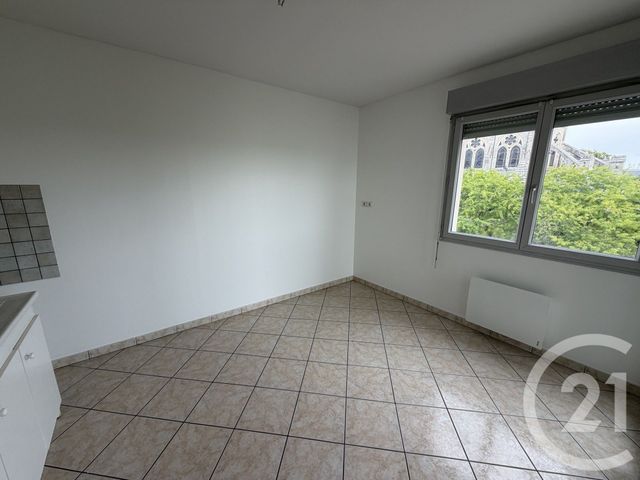 Appartement &agrave; louer - 3 pi&egrave;ces - 67,65 m2 - Chateauroux - 36 - CENTRE