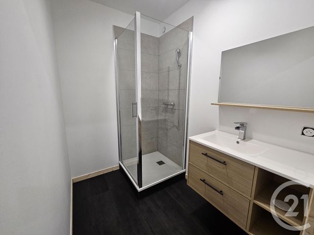 Appartement T2 &agrave; louer - 2 pi&egrave;ces - 45 m2 - Chateauroux - 36 - CENTRE