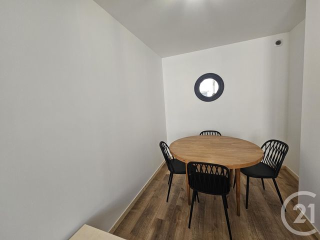 Appartement T2 &agrave; louer - 2 pi&egrave;ces - 45 m2 - Chateauroux - 36 - CENTRE