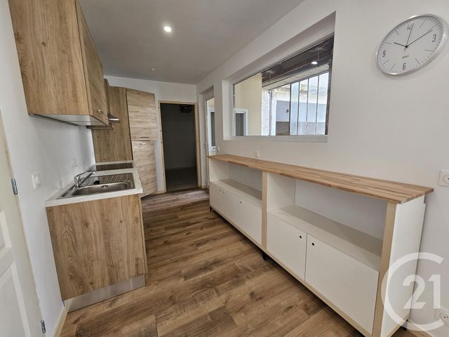Appartement T2 &agrave; louer - 2 pi&egrave;ces - 45 m2 - Chateauroux - 36 - CENTRE