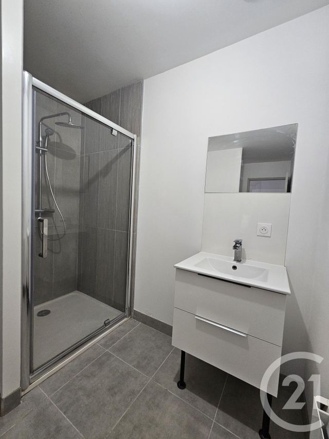 Appartement T3 &agrave; louer - 3 pi&egrave;ces - 80 m2 - Chateauroux - 36 - CENTRE