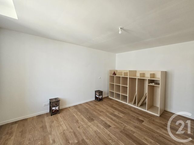 Appartement T3 &agrave; louer - 3 pi&egrave;ces - 80 m2 - Chateauroux - 36 - CENTRE