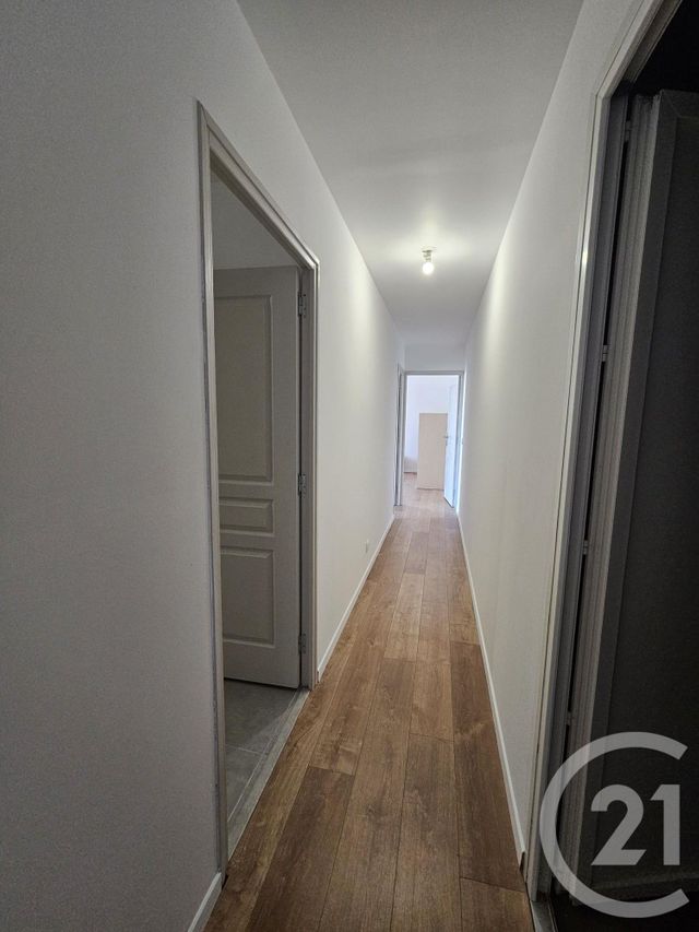 Appartement T3 &agrave; louer - 3 pi&egrave;ces - 80 m2 - Chateauroux - 36 - CENTRE