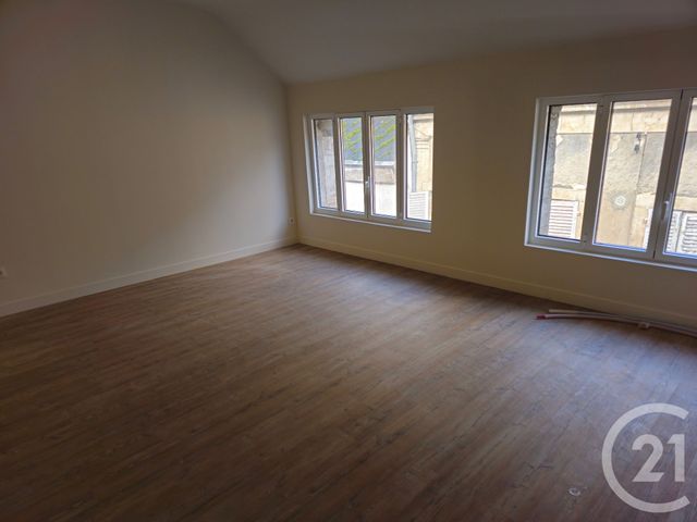 Appartement T2 &agrave; louer - 2 pi&egrave;ces - 33,50 m2 - Issoudun - 36 - CENTRE