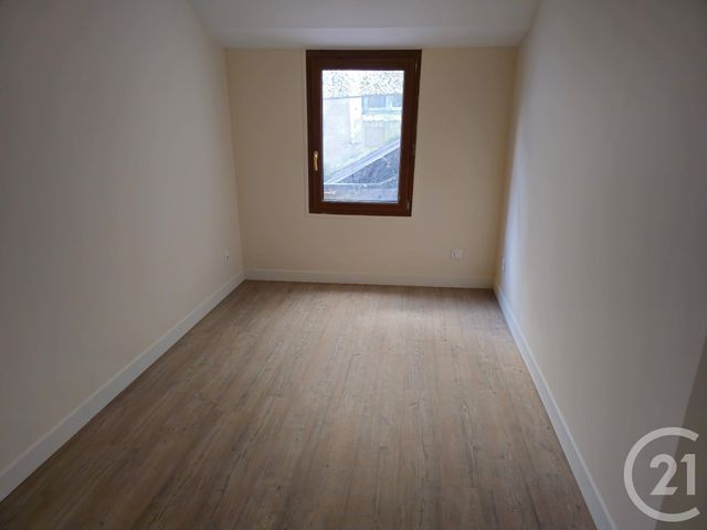 Appartement T2 &agrave; louer - 2 pi&egrave;ces - 33,50 m2 - Issoudun - 36 - CENTRE