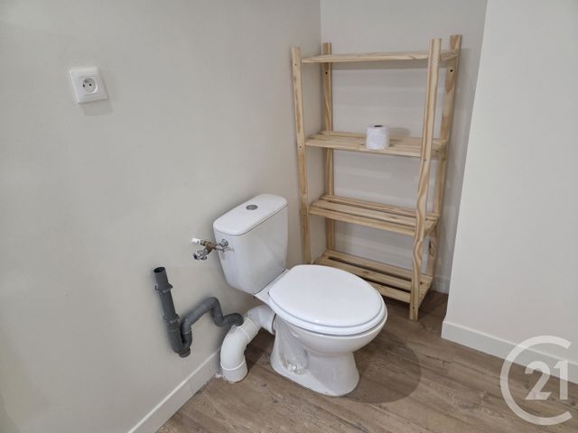 Appartement T2 &agrave; louer - 2 pi&egrave;ces - 33,50 m2 - Issoudun - 36 - CENTRE