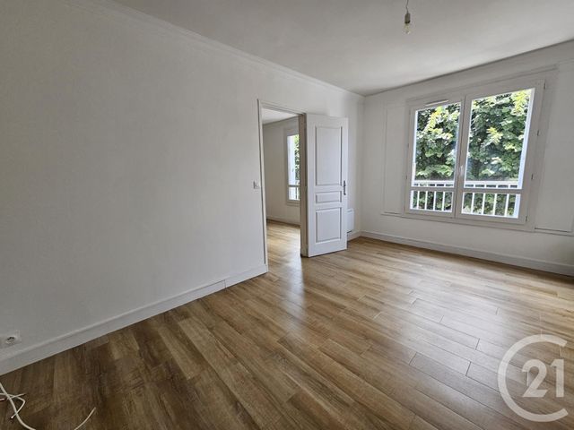 Appartement T4 &agrave; louer - 4 pi&egrave;ces - 88,16 m2 - Chateauroux - 36 - CENTRE