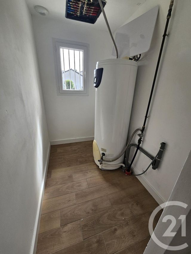 Maison &agrave; louer - 3 pi&egrave;ces - 75 m2 - Luant - 36 - CENTRE