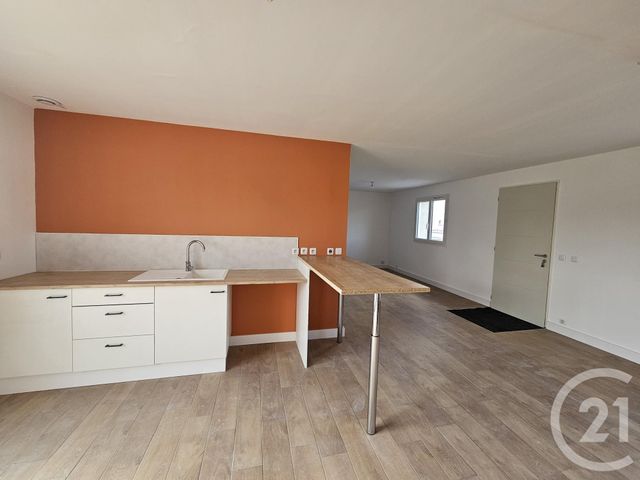 Maison &agrave; louer - 3 pi&egrave;ces - 75 m2 - Luant - 36 - CENTRE