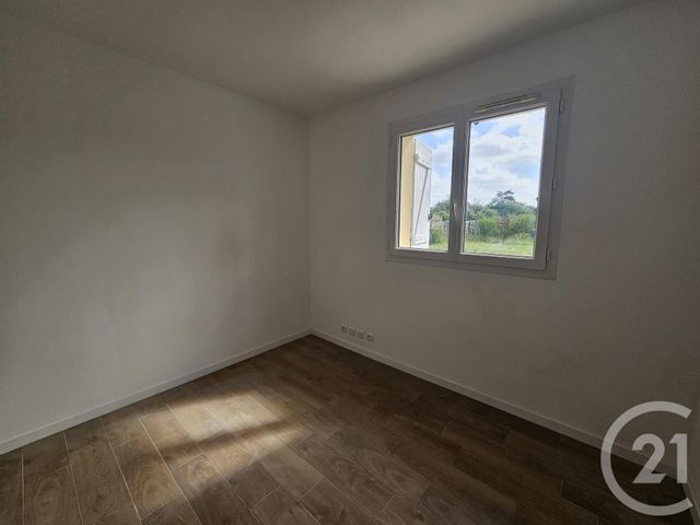 Maison &agrave; louer - 3 pi&egrave;ces - 75 m2 - Luant - 36 - CENTRE