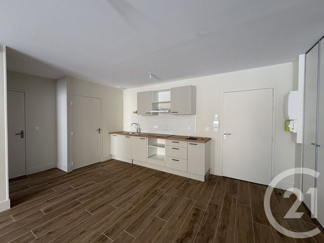 Appartement T3 &agrave; louer - 3 pi&egrave;ces - 89,85 m2 - Chateauroux - 36 - CENTRE