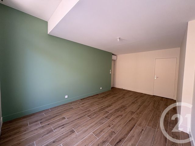 Appartement T3 &agrave; louer - 3 pi&egrave;ces - 89,85 m2 - Chateauroux - 36 - CENTRE