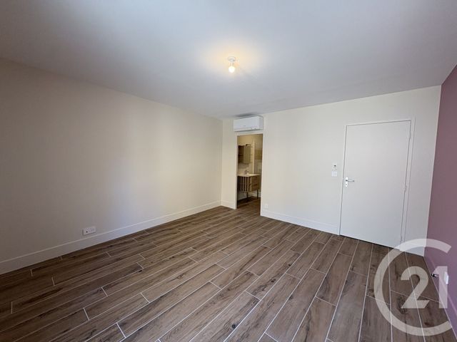 Appartement T3 &agrave; louer - 3 pi&egrave;ces - 89,85 m2 - Chateauroux - 36 - CENTRE