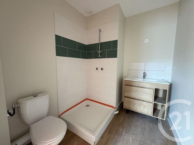 Appartement T3 &agrave; louer - 3 pi&egrave;ces - 61,43 m2 - Chateauroux - 36 - CENTRE