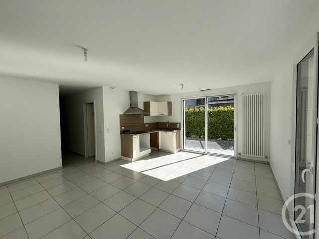 Appartement &agrave; louer - 2 pi&egrave;ces - 60 m2 - Chateauroux - 36 - CENTRE