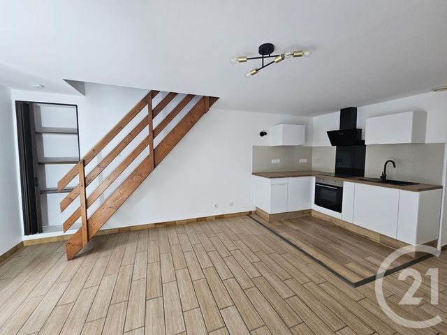 Maison &agrave; louer - 2 pi&egrave;ces - 35,80 m2 - Buzancais - 36 - CENTRE