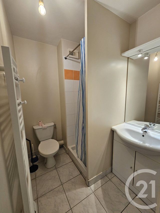 Appartement T1 &agrave; louer - 1 pi&egrave;ce - 28 m2 - Chateauroux - 36 - CENTRE