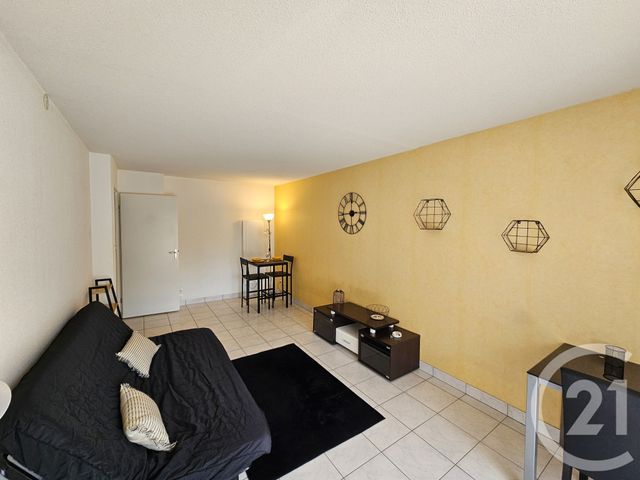 Appartement T1 &agrave; louer - 1 pi&egrave;ce - 28 m2 - Chateauroux - 36 - CENTRE