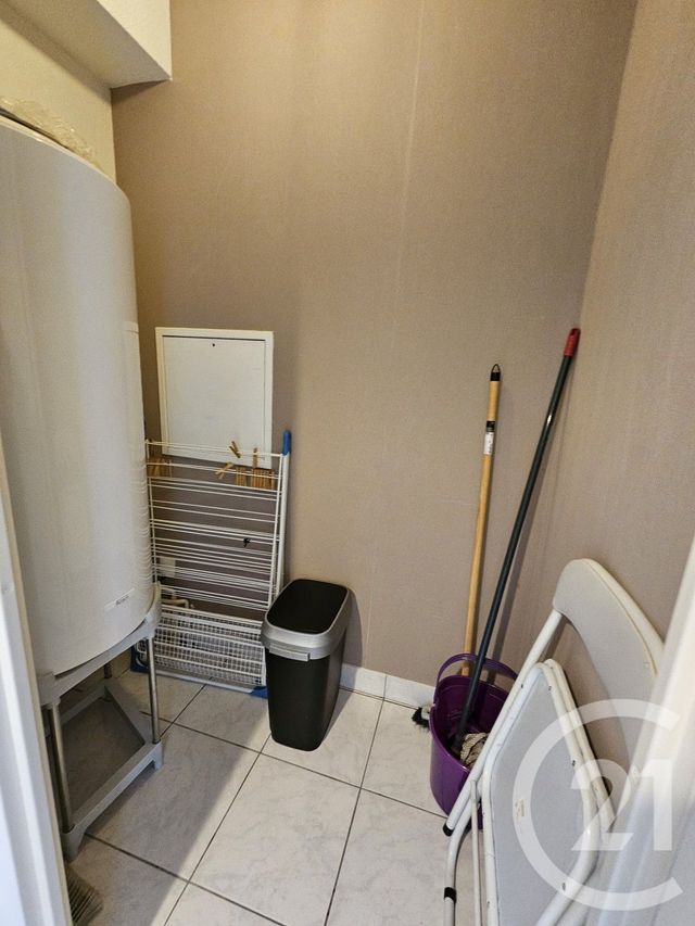Appartement T1 &agrave; louer - 1 pi&egrave;ce - 28 m2 - Chateauroux - 36 - CENTRE