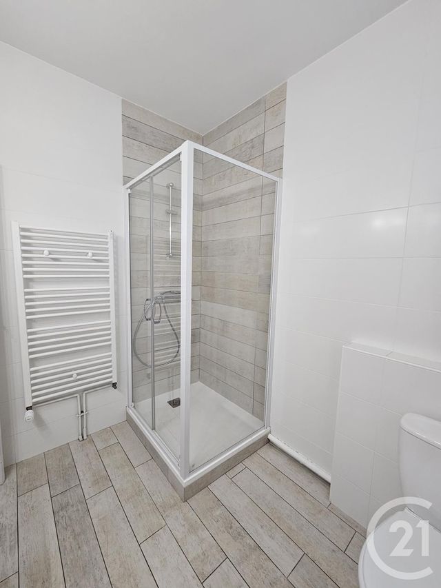 Maison &agrave; louer - 4 pi&egrave;ces - 88,96 m2 - Chateauroux - 36 - CENTRE