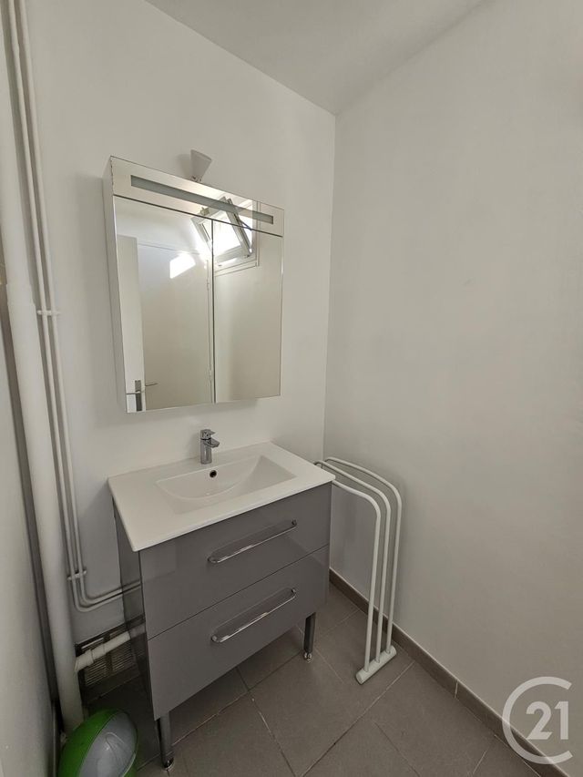 Appartement Studio &agrave; louer - 1 pi&egrave;ce - 29,50 m2 - Chateauroux - 36 - CENTRE