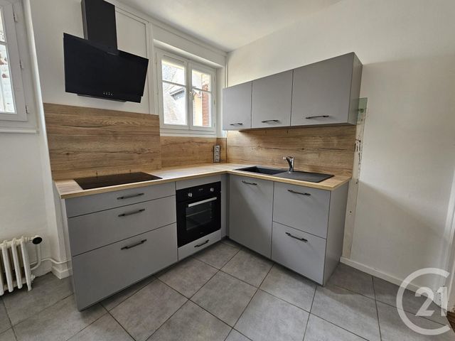Appartement F3 &agrave; louer - 3 pi&egrave;ces - 93,04 m2 - Chateauroux - 36 - CENTRE