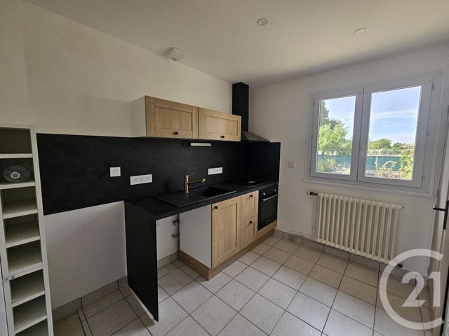 Maison &agrave; louer - 4 pi&egrave;ces - 82 m2 - Deols - 36 - CENTRE
