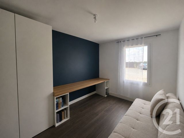 Maison &agrave; louer - 3 pi&egrave;ces - 81,49 m2 - Deols - 36 - CENTRE