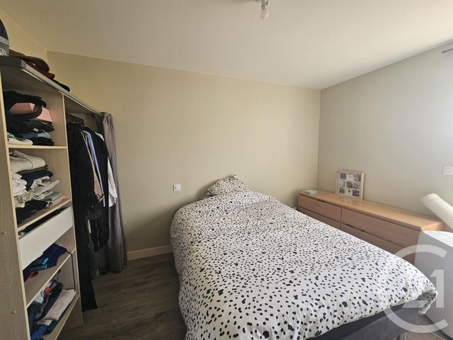 Maison &agrave; louer - 3 pi&egrave;ces - 81,49 m2 - Deols - 36 - CENTRE