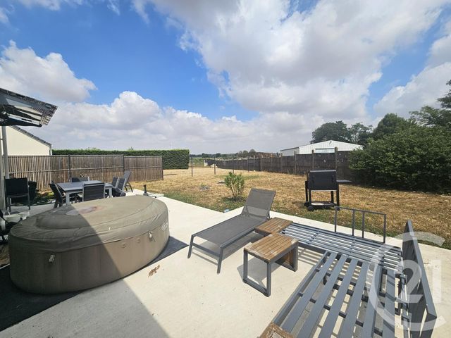 Maison &agrave; louer - 3 pi&egrave;ces - 81,49 m2 - Deols - 36 - CENTRE