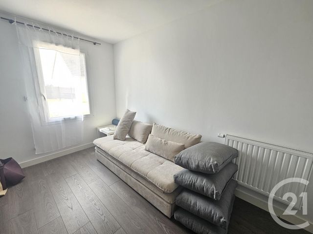 Maison &agrave; louer - 3 pi&egrave;ces - 81,49 m2 - Deols - 36 - CENTRE