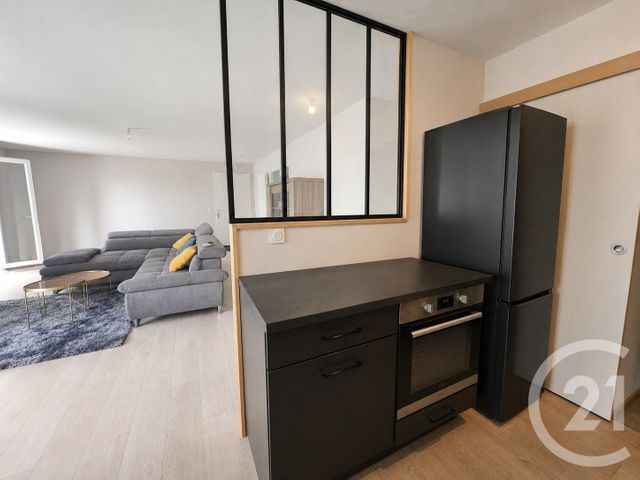 Maison &agrave; louer - 3 pi&egrave;ces - 81,49 m2 - Deols - 36 - CENTRE