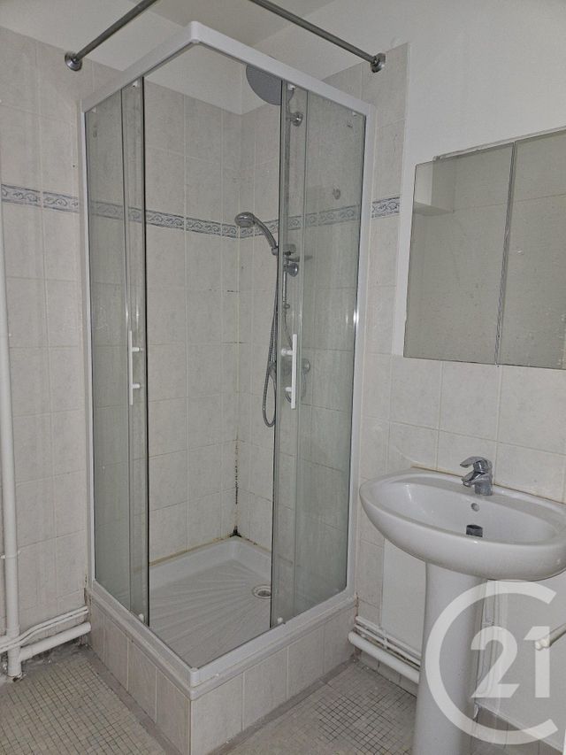 Appartement T3 &agrave; louer - 3 pi&egrave;ces - 64,12 m2 - Chateauroux - 36 - CENTRE