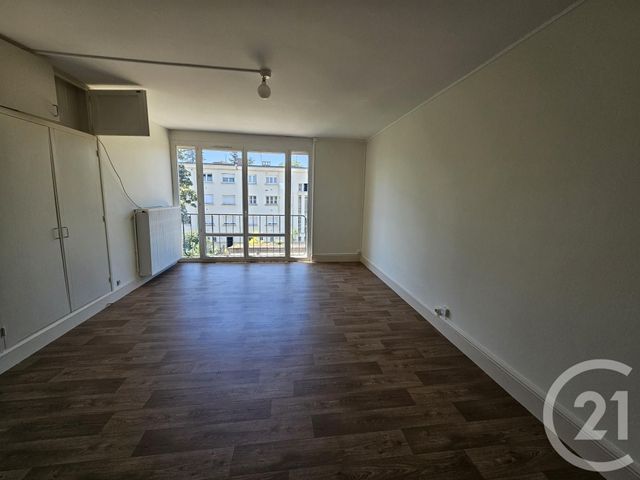 Appartement T3 &agrave; louer - 3 pi&egrave;ces - 64,12 m2 - Chateauroux - 36 - CENTRE