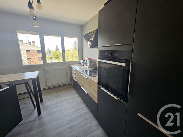 Appartement T4 &agrave; louer - 4 pi&egrave;ces - 87 m2 - Chateauroux - 36 - CENTRE