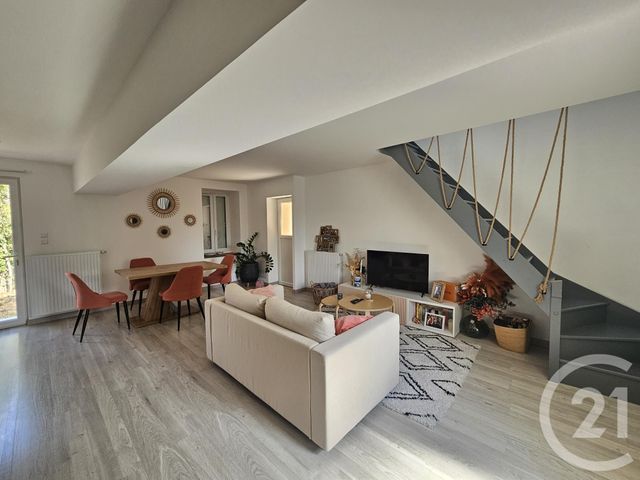 Maison &agrave; louer - 3 pi&egrave;ces - 64 m2 - Neuvy Pailloux - 36 - CENTRE