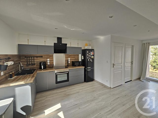 Maison &agrave; louer - 3 pi&egrave;ces - 64 m2 - Neuvy Pailloux - 36 - CENTRE