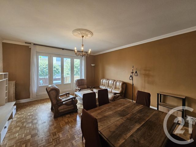 Appartement T4 &agrave; louer - 4 pi&egrave;ces - 90 m2 - Chateauroux - 36 - CENTRE