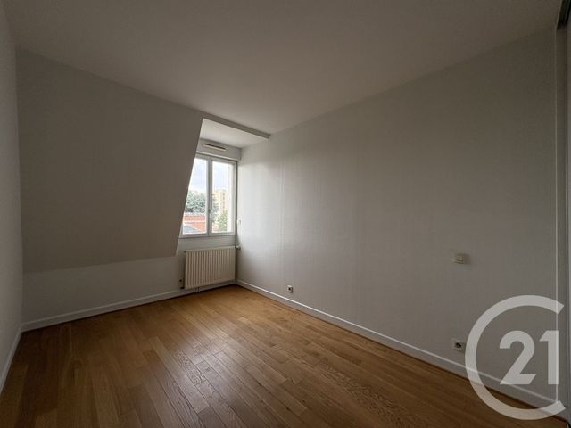 Appartement T3 &agrave; louer - 3 pi&egrave;ces - 88 m2 - Chateauroux - 36 - CENTRE