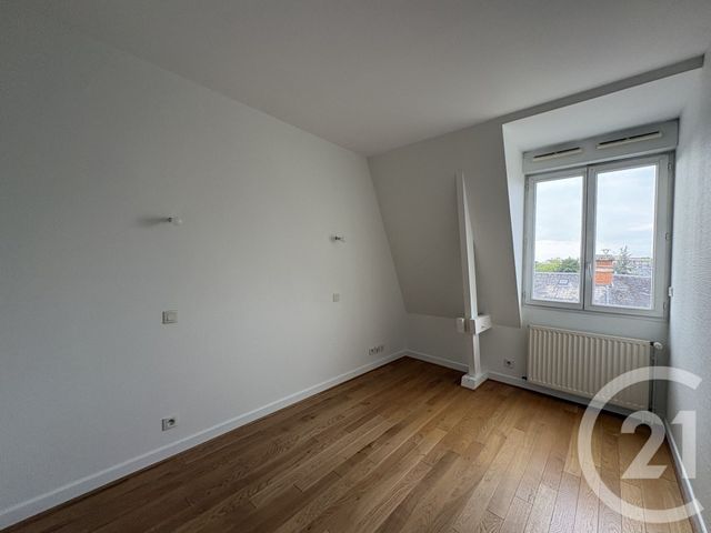 Appartement T3 &agrave; louer - 3 pi&egrave;ces - 88 m2 - Chateauroux - 36 - CENTRE