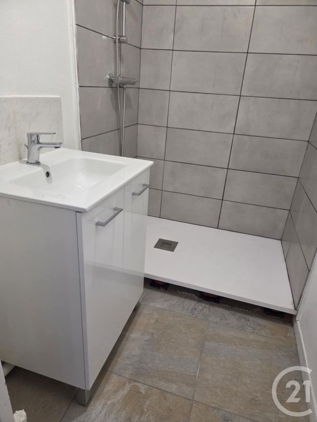 Appartement T1 &agrave; louer - 1 pi&egrave;ce - 13,36 m2 - Chateauroux - 36 - CENTRE