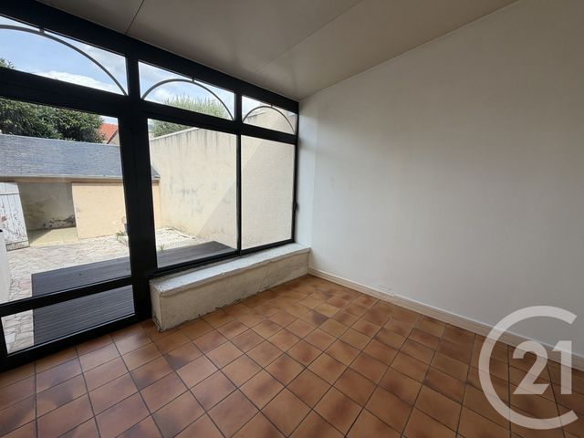 Maison &agrave; louer - 3 pi&egrave;ces - 91,80 m2 - Chateauroux - 36 - CENTRE