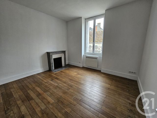 Maison &agrave; louer - 4 pi&egrave;ces - 99,90 m2 - Buzancais - 36 - CENTRE