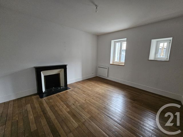 Maison &agrave; louer - 4 pi&egrave;ces - 99,90 m2 - Buzancais - 36 - CENTRE