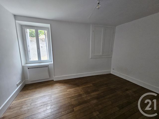 Maison &agrave; louer - 4 pi&egrave;ces - 99,90 m2 - Buzancais - 36 - CENTRE
