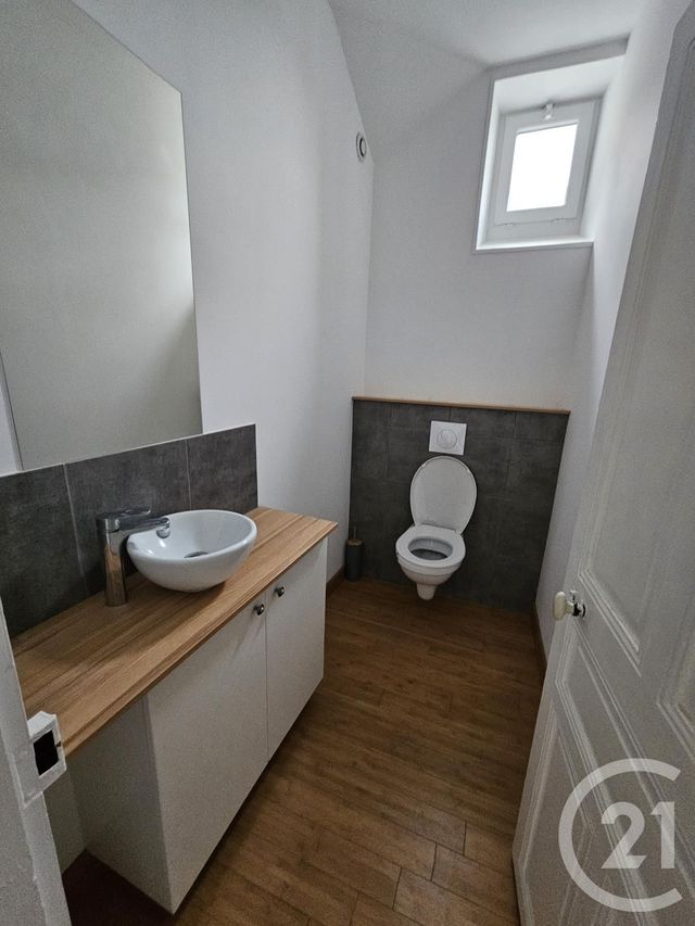 Maison &agrave; louer - 4 pi&egrave;ces - 99,90 m2 - Buzancais - 36 - CENTRE